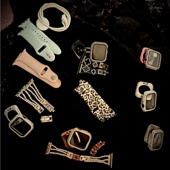 ๐ S O L D ๐ -แฉแญแญแชE แฏแฉTแแผ Series 5 w/Charger
EXTRAS ~ GPS & Cellular - RoseGold - Picture 3 of 10